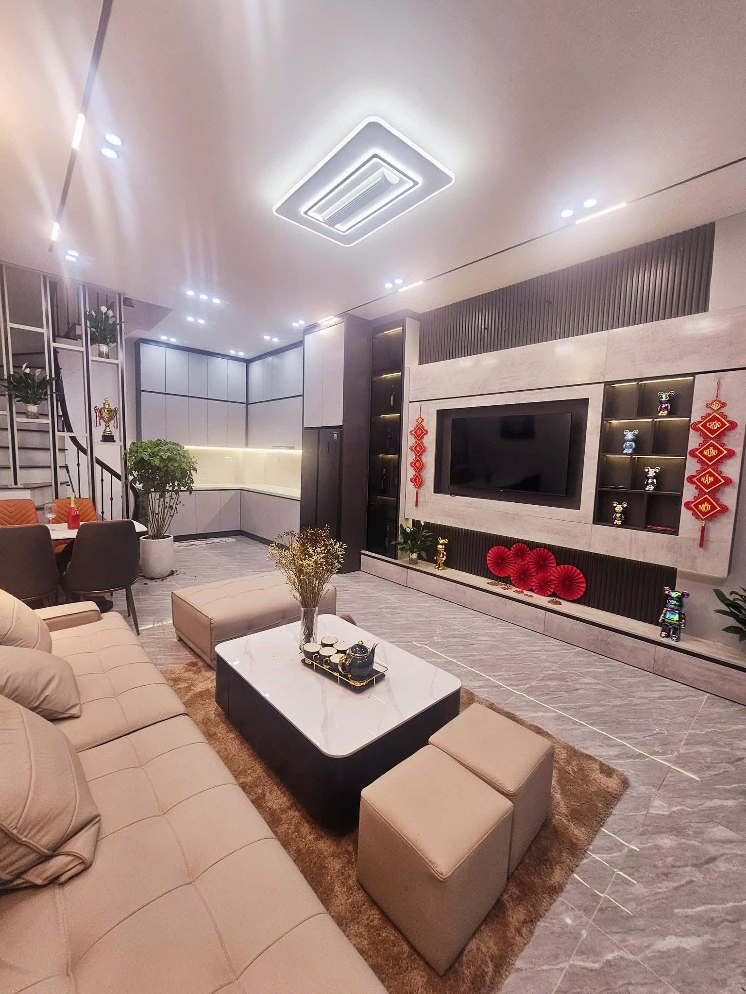 Bán nhà Nguyễn Đức Cảnh , Hoàng Mai , 42m2 4T giá 8,1 Tỷ - Ảnh 1